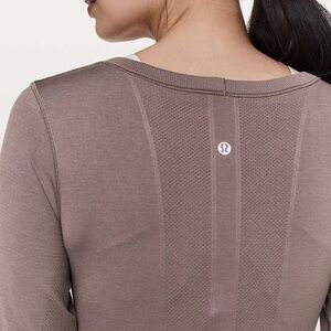 Lululemon Swiftly Tech Long Sleeve (Breeze) *Relaxed Fit
Antique Bark 8